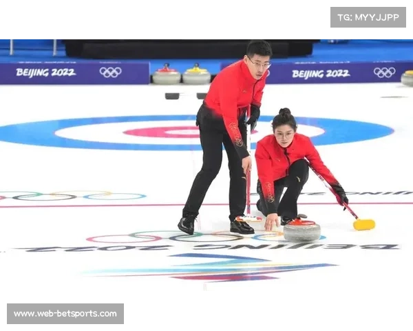 中国混双新组合亮相国际冰壶巡回赛加拿大站迎首秀 展现实力与潜力 中国混双新组合亮相国际冰壶巡回赛加拿大站迎首秀 展现实力与潜力