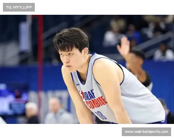 开拓者考虑让杨瀚森尝试担任高位策应核心角色 助力球队进攻体系革新 开拓者考虑让杨瀚森尝试担任高位策应核心角色 助力球队进攻体系革新